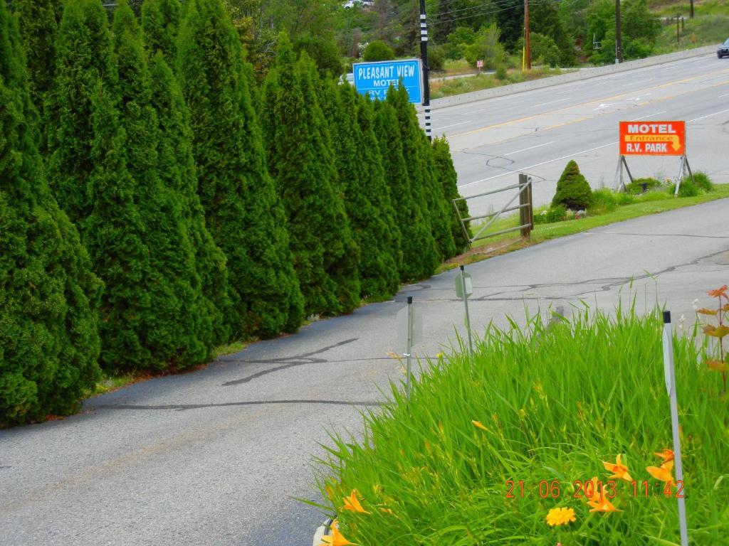 Pleasant View Motel Summerland Exterior foto